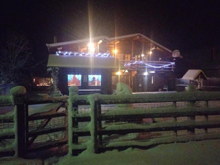 Гостевой дом Casa Muntelui - Sambata Сымбэта-де-Сус Экстерьер фото
